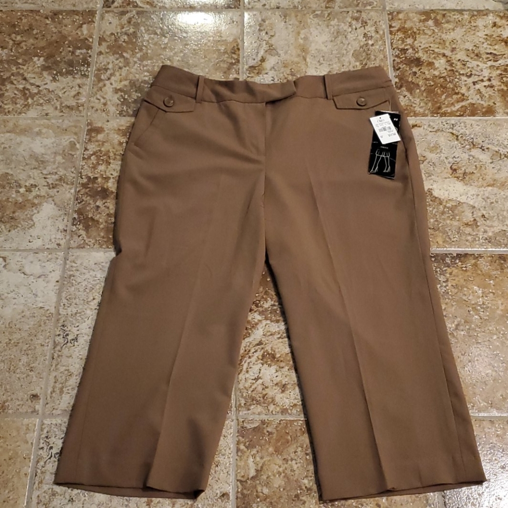Capri pants